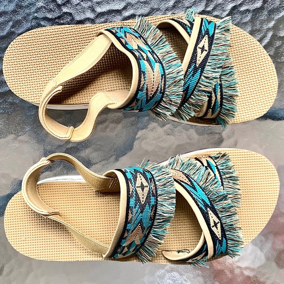 "Teva" southwest platform sandal. 8, EUC - Picture 4 of 14